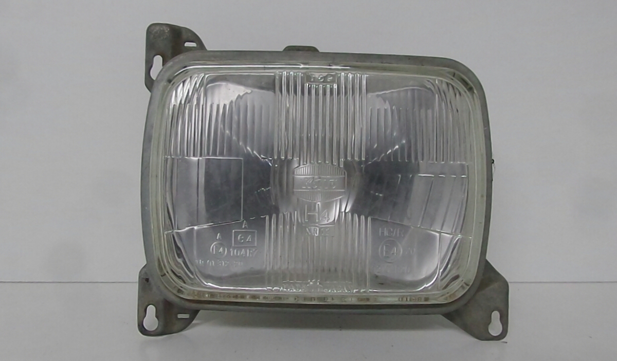 Right Headlight MAZDA E-Series Chassis (SD1)