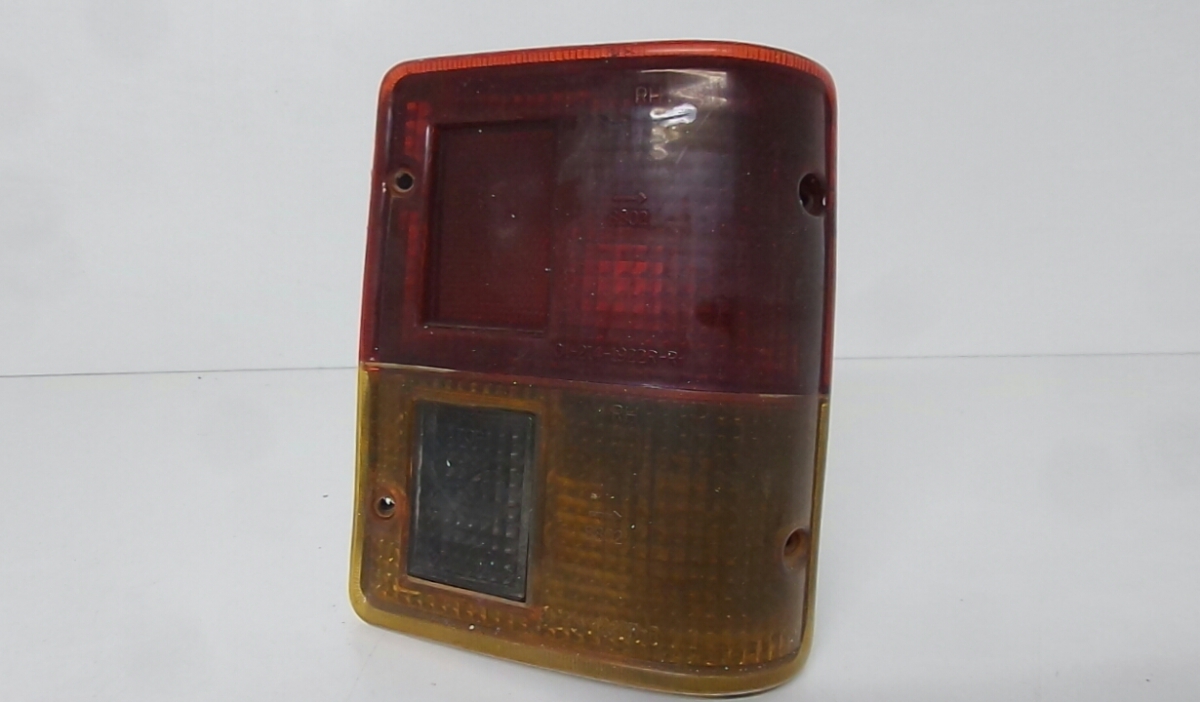 Farolim direito MITSUBISHI Pajero I Canvas Top (L04_G)