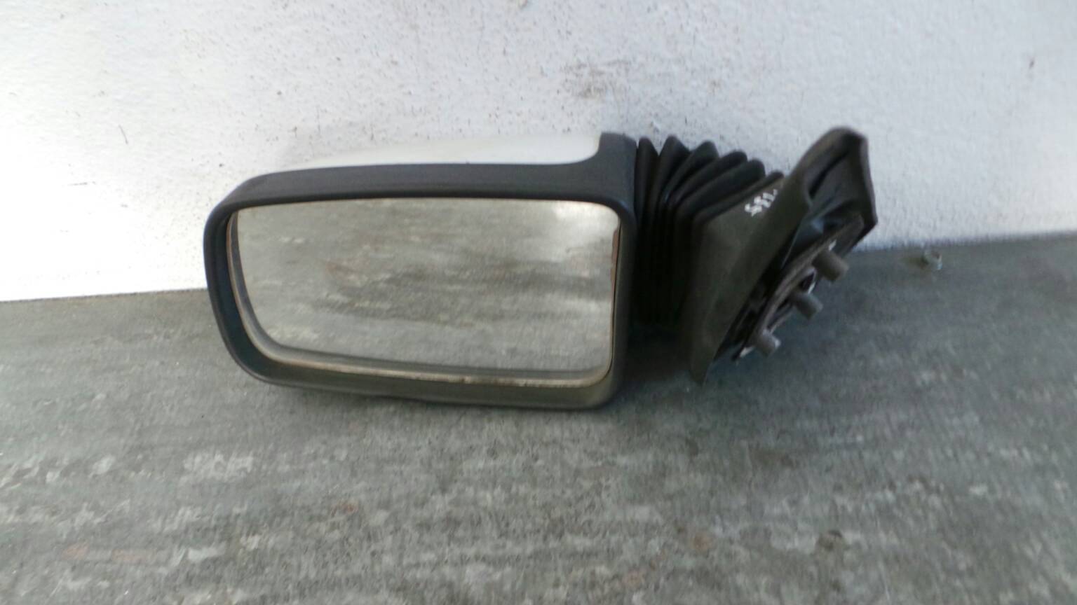 Retrovisor / espelho esquerdo PEUGEOT 205 II (20A/C)