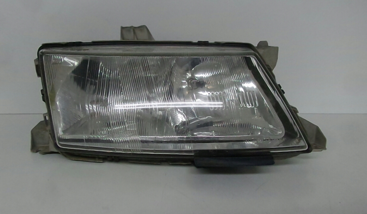 Right Headlight SAAB 9-5 Sedan (YS3E)