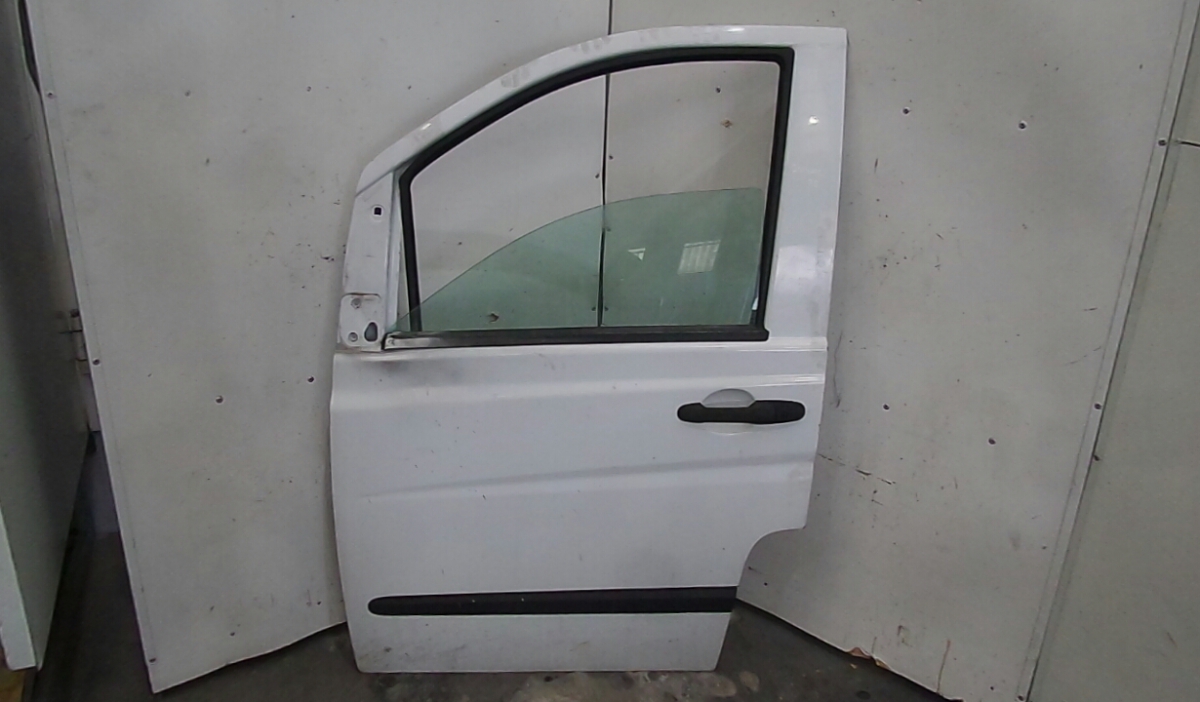 Left front Door MERCEDES-BENZ Vito / Vito Combi (W639)