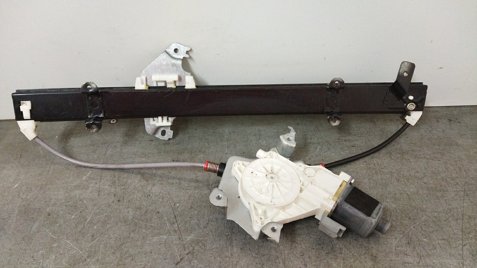 Left front window regulator NISSAN Micra III (K12)