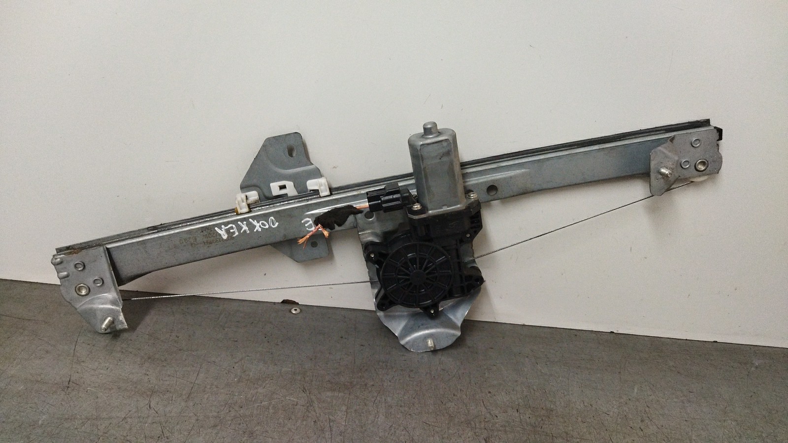 Left front window regulator DACIA Dokker Express (8S_)