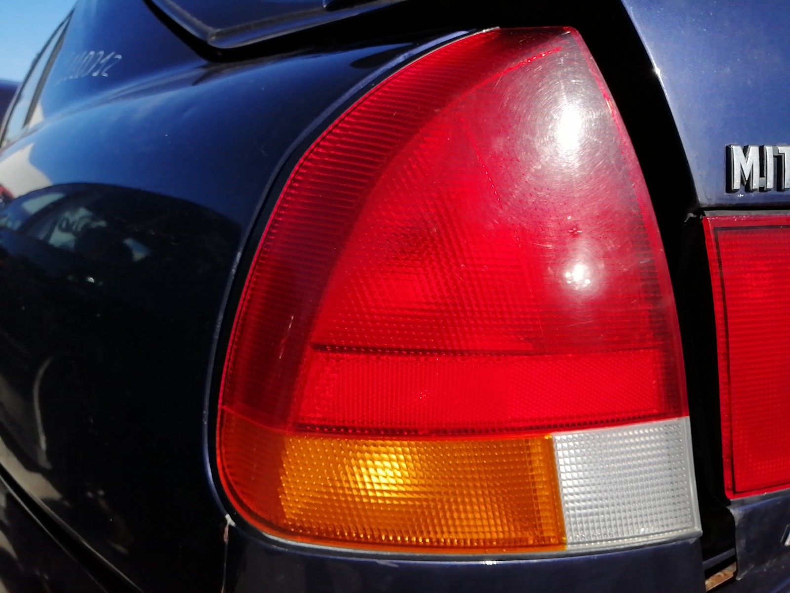 Farolim esquerdo MITSUBISHI Carisma Hatchback (DA_)