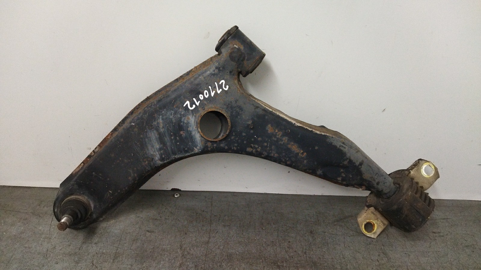 Braço de suspensão frente esquerdo MITSUBISHI Carisma Hatchback (DA_)