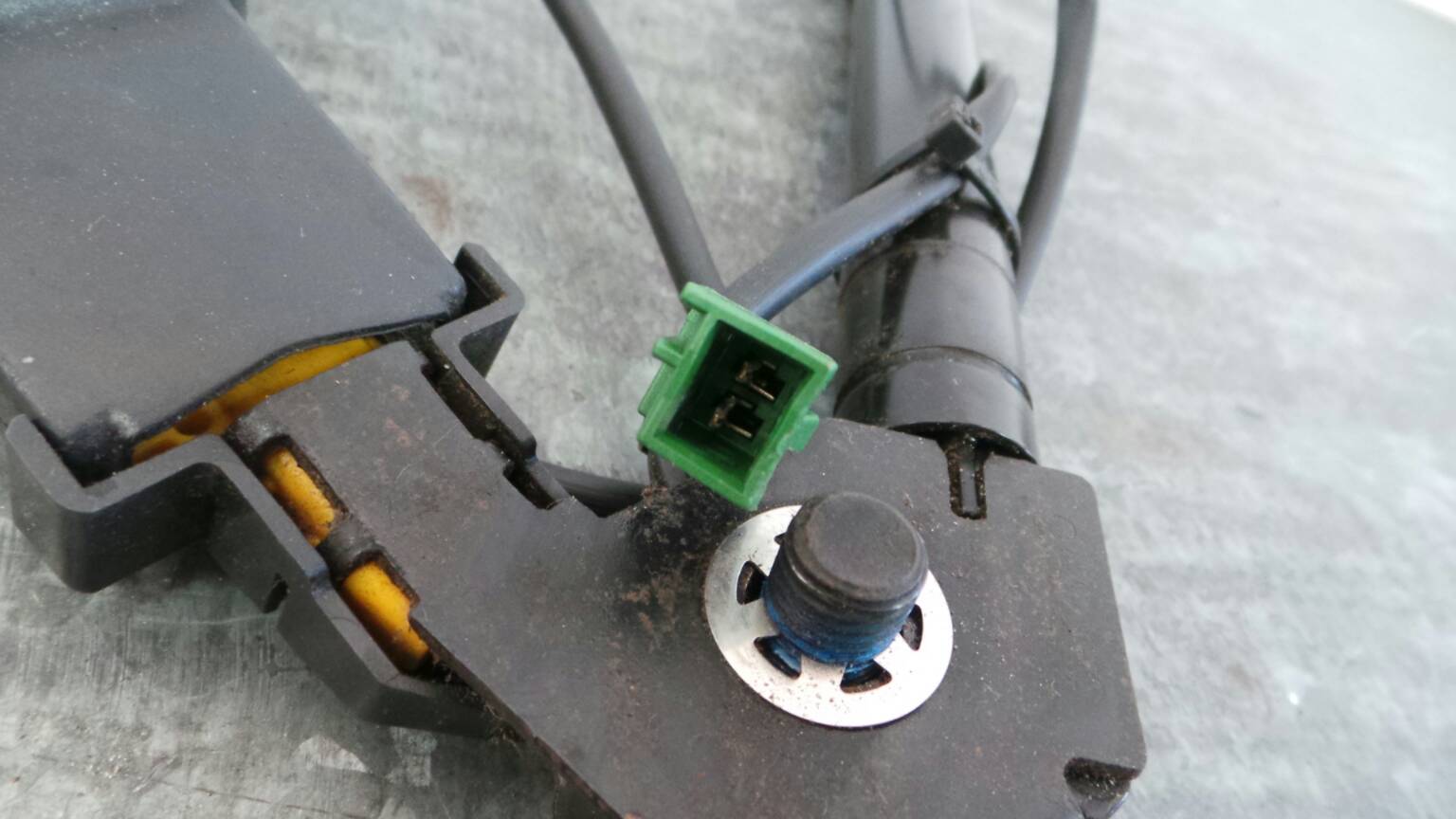 Pré-tensor cinto frente direito OPEL Astra G Hatchback (F48_, F08_) Imagem-1