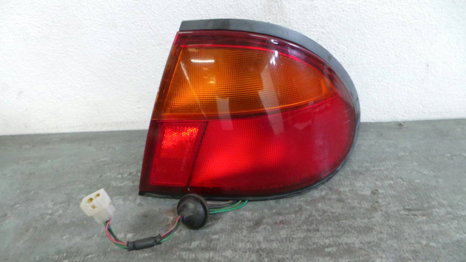 Right Tail light MAZDA 323 P V (BA)