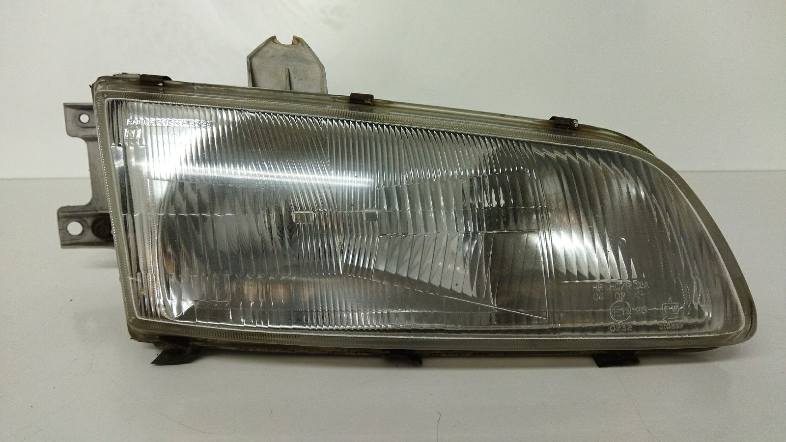 Ótica / farol direita HYUNDAI H-1 / Starex (A1)