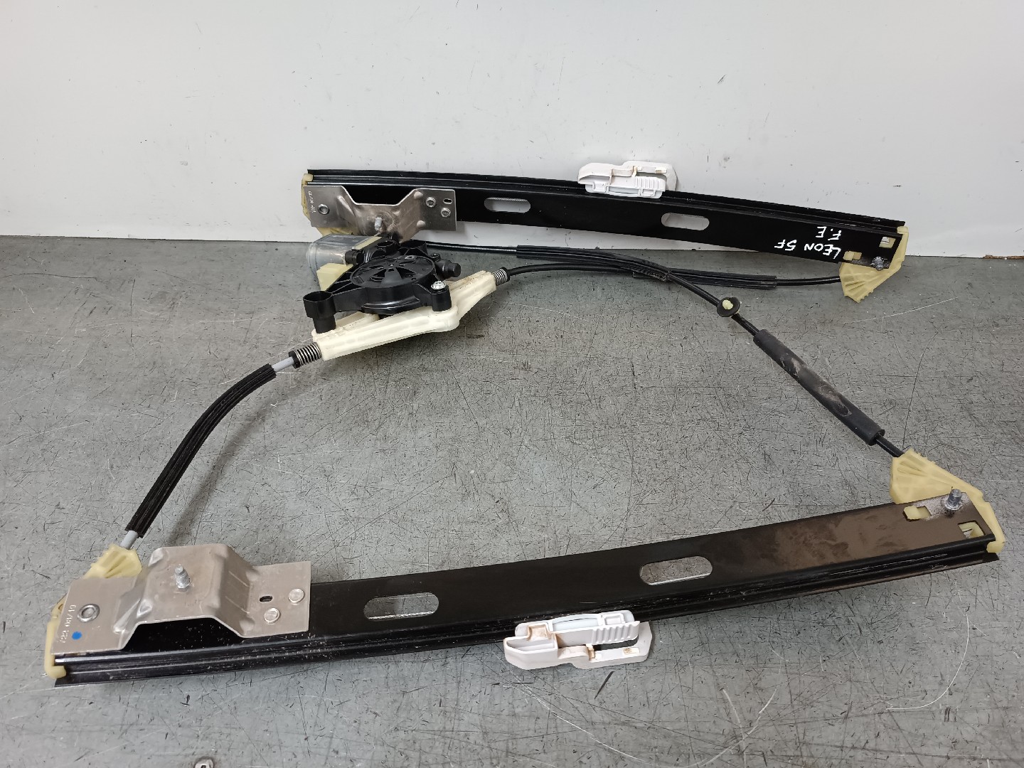 Elevador vidros frente esquerdo SEAT Leon (5F1)