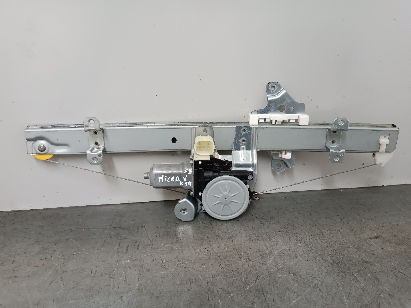Right front window regulator NISSAN Micra V (K14)