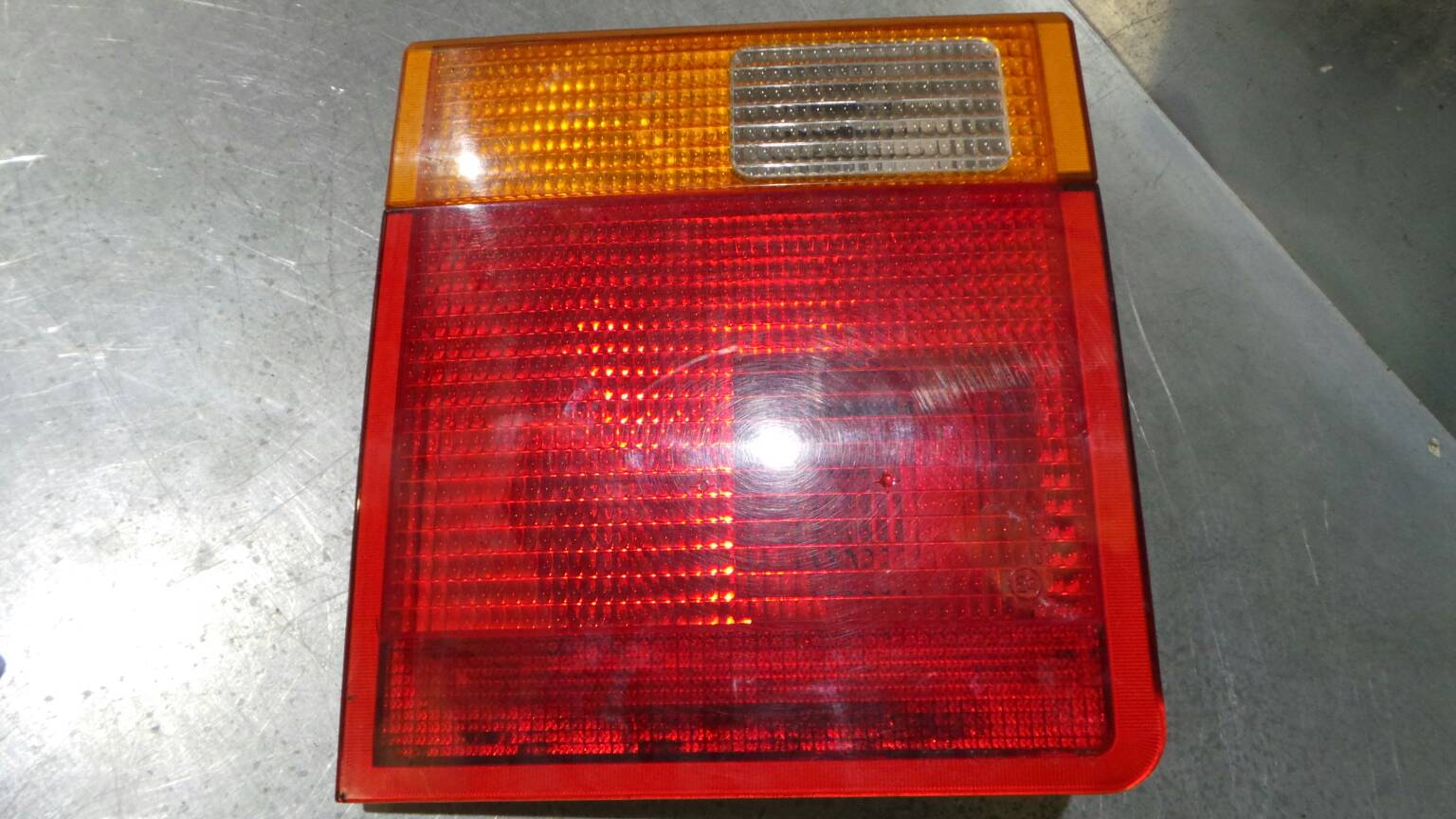 Farolim da mala esquerdo LAND ROVER Range Rover II (P38A)