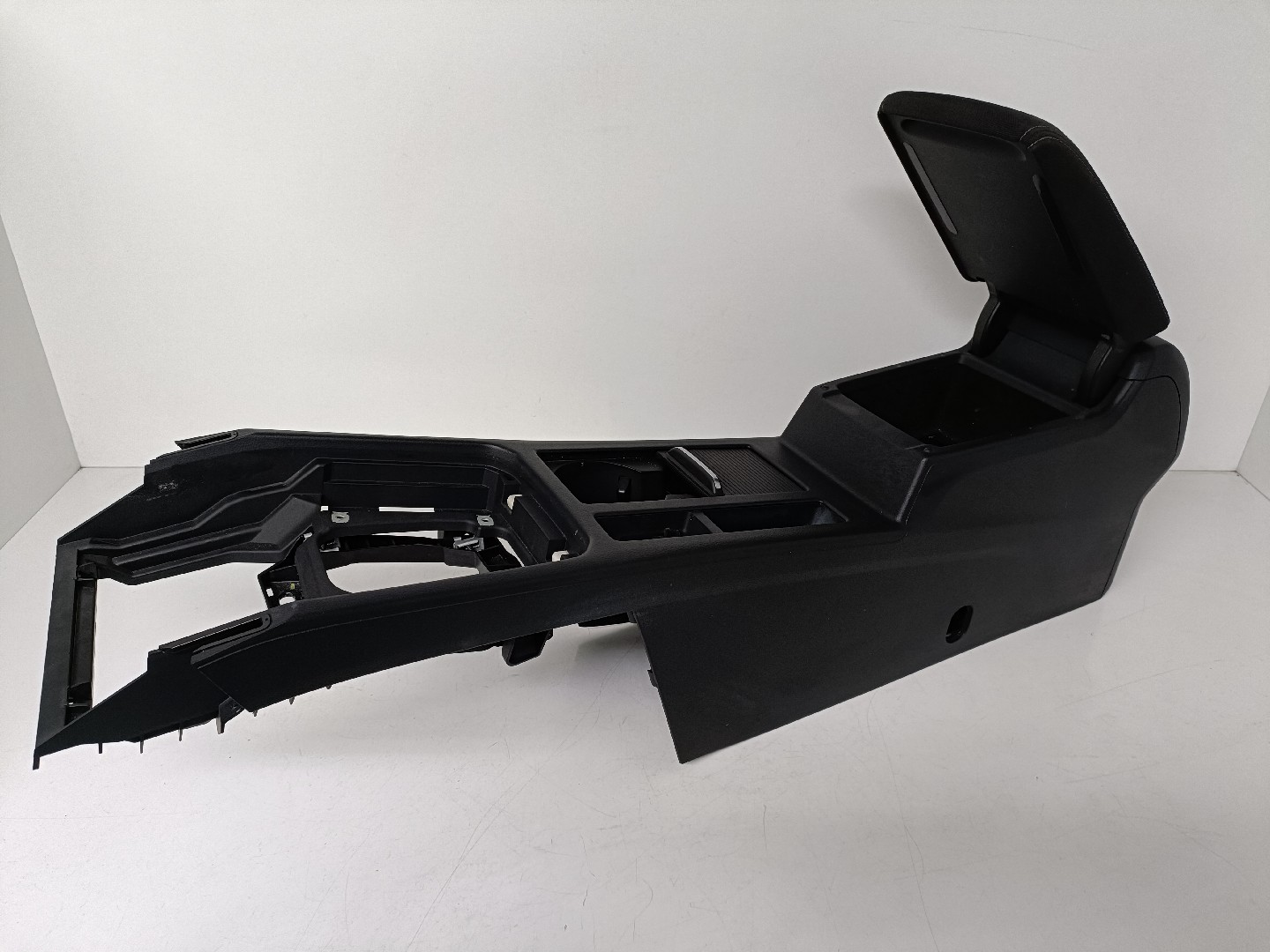 Apoio de braço VOLKSWAGEN Passat (3G2, CB2)