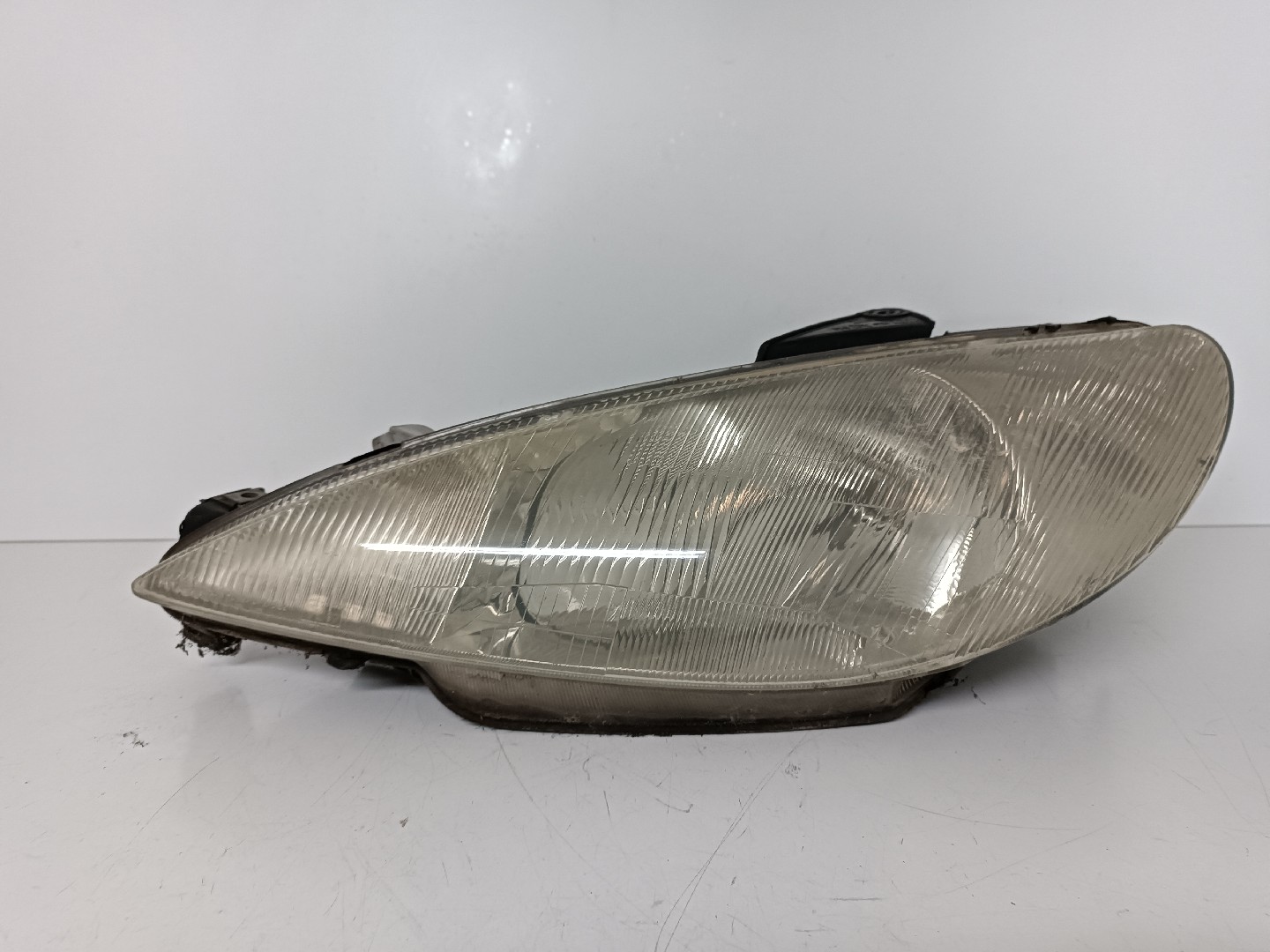 Ótica / farol esquerda PEUGEOT 206 (2A/C)