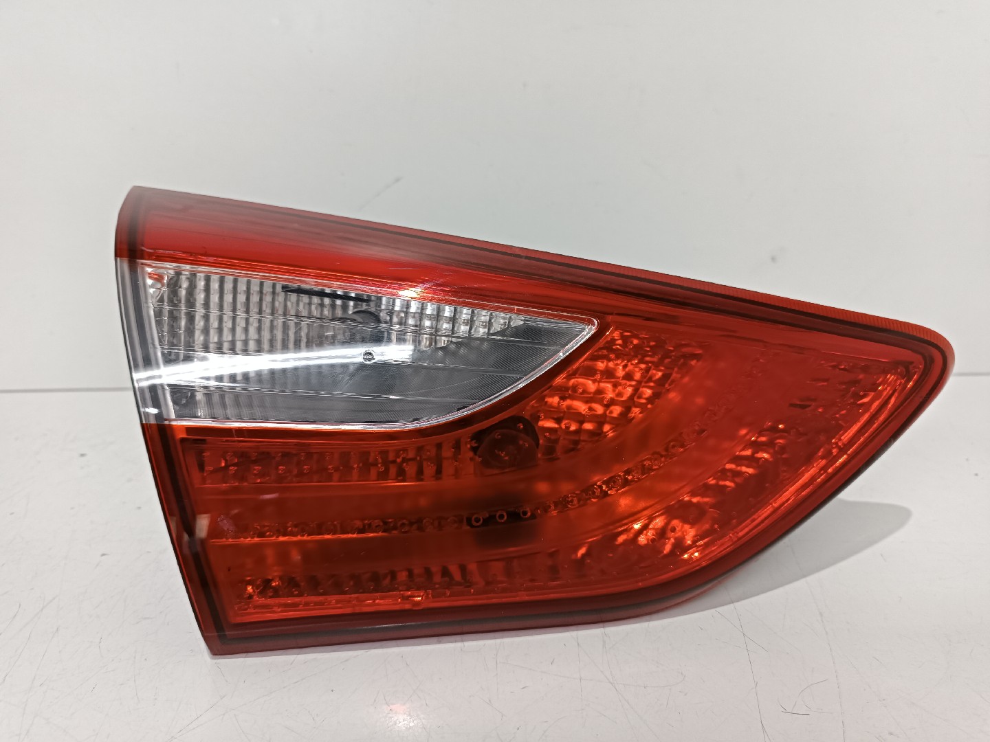 Farolim da mala esquerdo HYUNDAI i30 (GD)