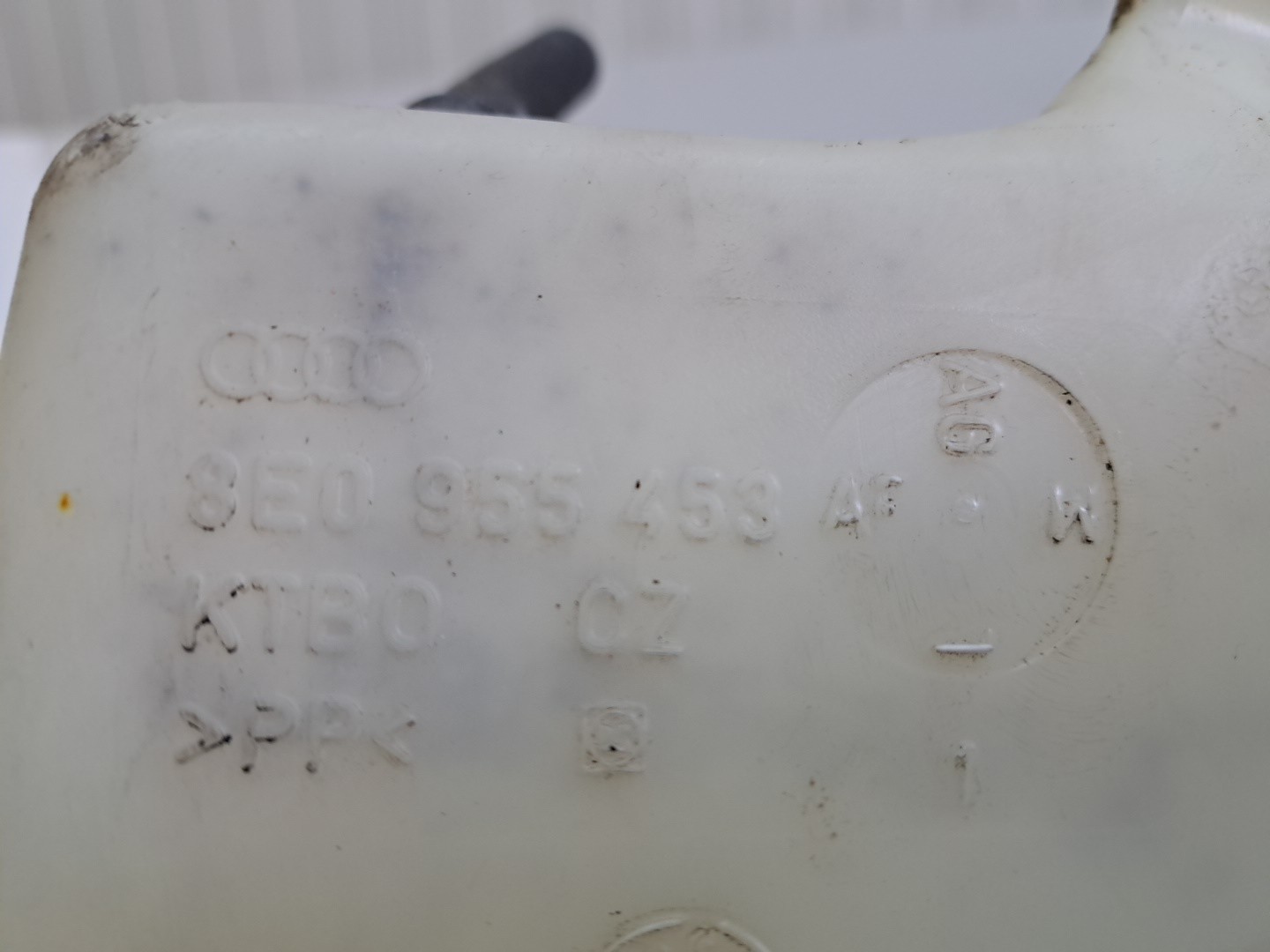 Reservatório / depósito água limpa vidros AUDI A4 (8E2, B6) Imagem-1