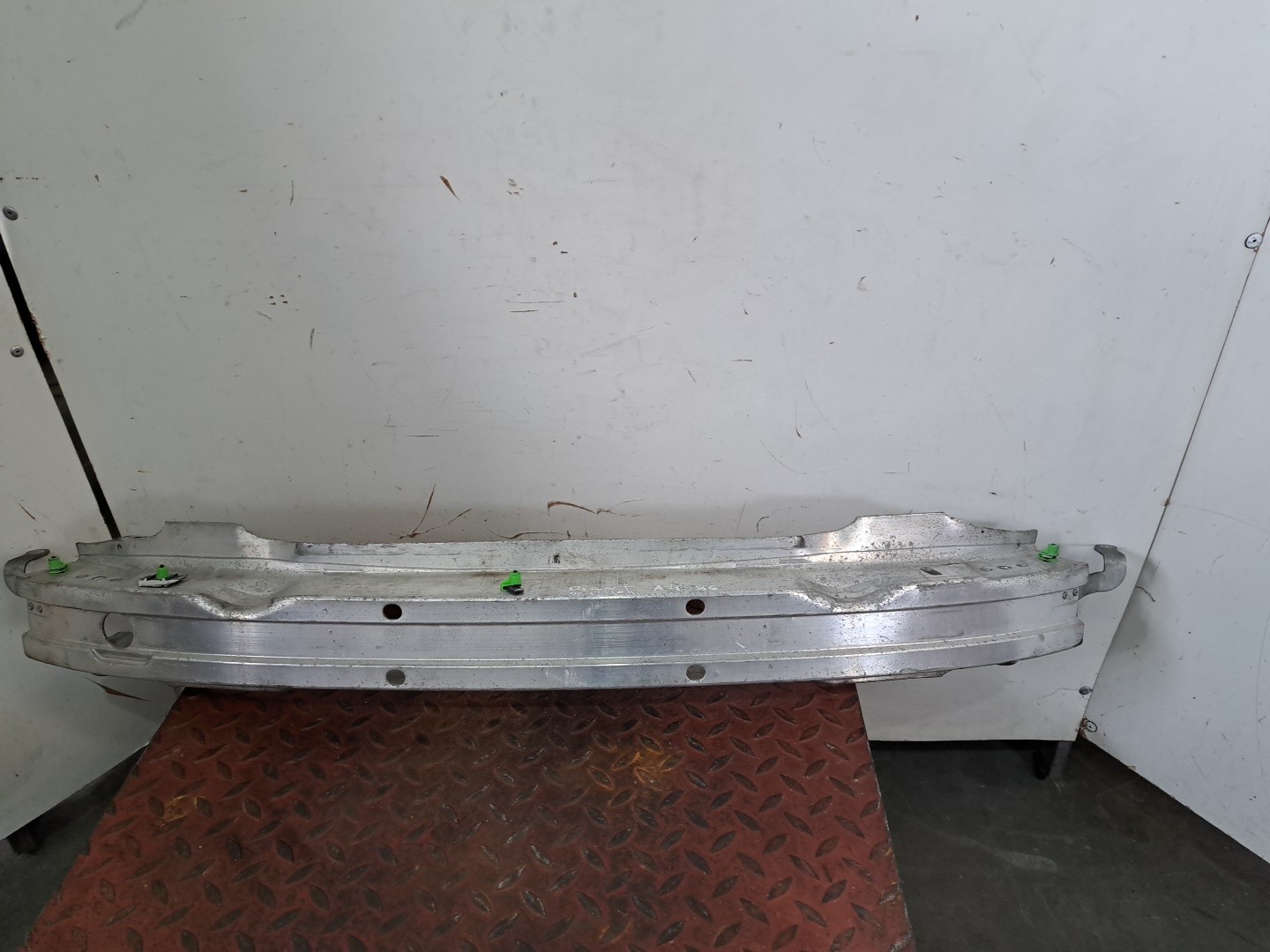 Front bumper reinforcement AUDI A4 (8E2, B6) Imagem-1