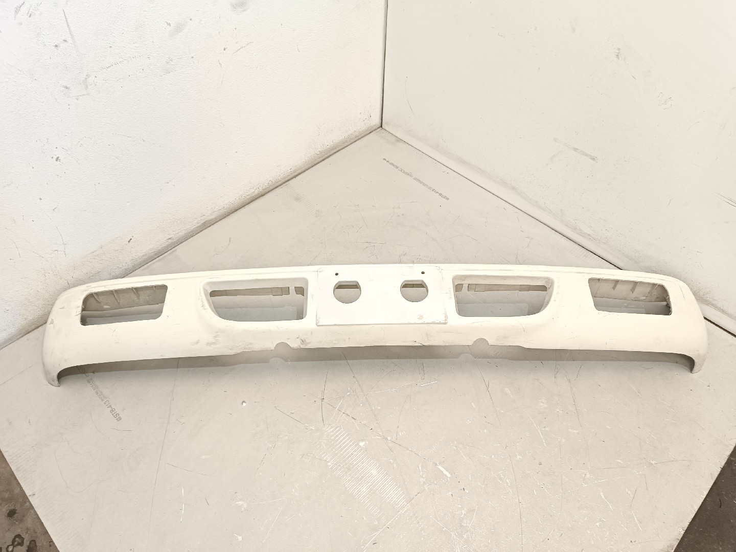 Front Bumper ISUZU ELF (NHR6_, NKR6_, NKR7_, NKS7_)
