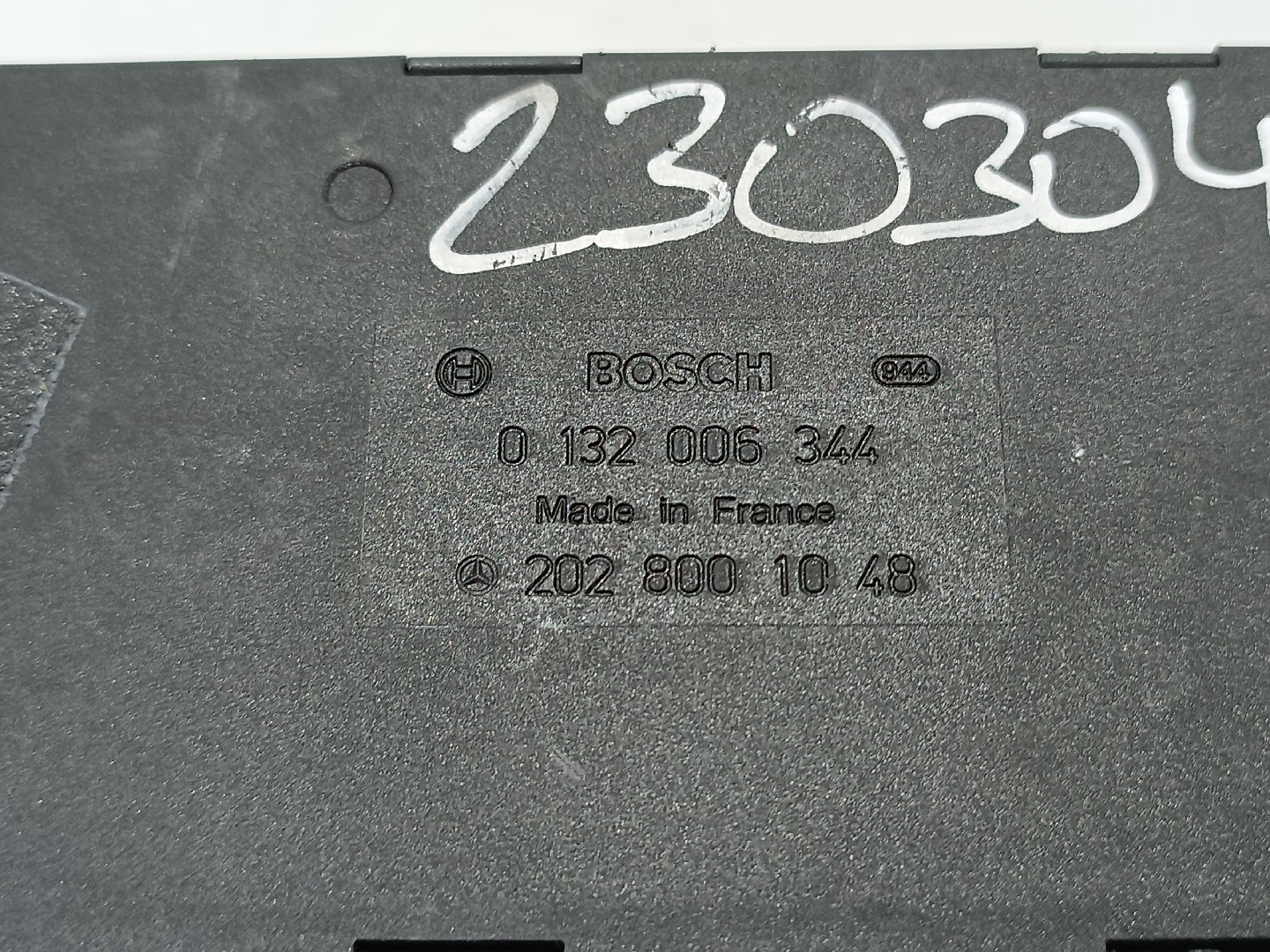 Compressor do fecho central MERCEDES-BENZ Classe C (W202) Imagem-3