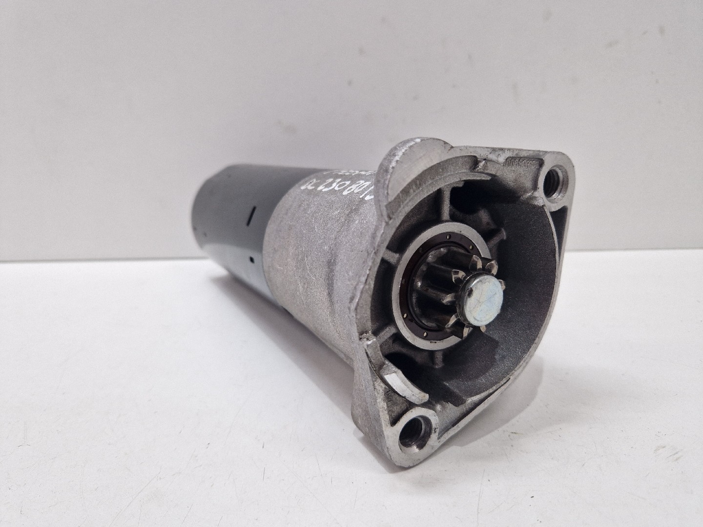 Starter Motor VOLKSWAGEN Passat (3B3) Imagem-0