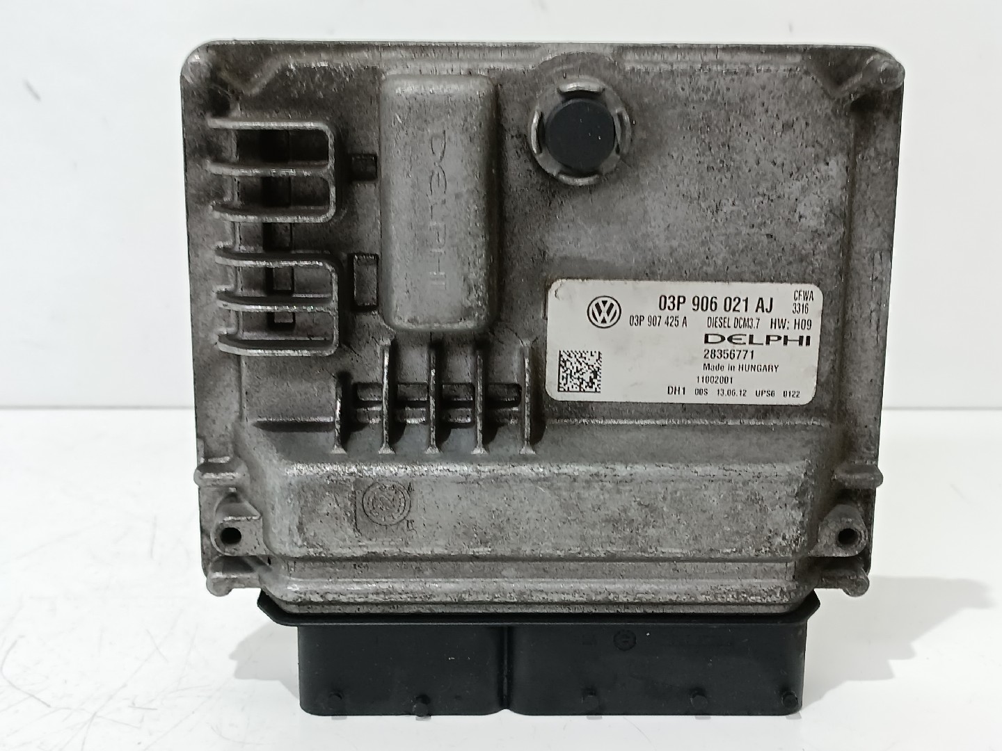 Engine control unit / ECU VOLKSWAGEN Polo (6R, 6C)