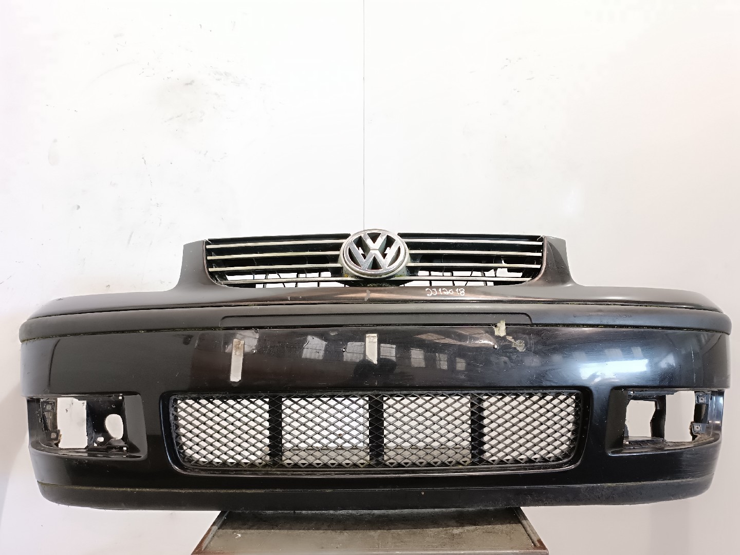 Pára-choques frente VOLKSWAGEN Polo (6N)