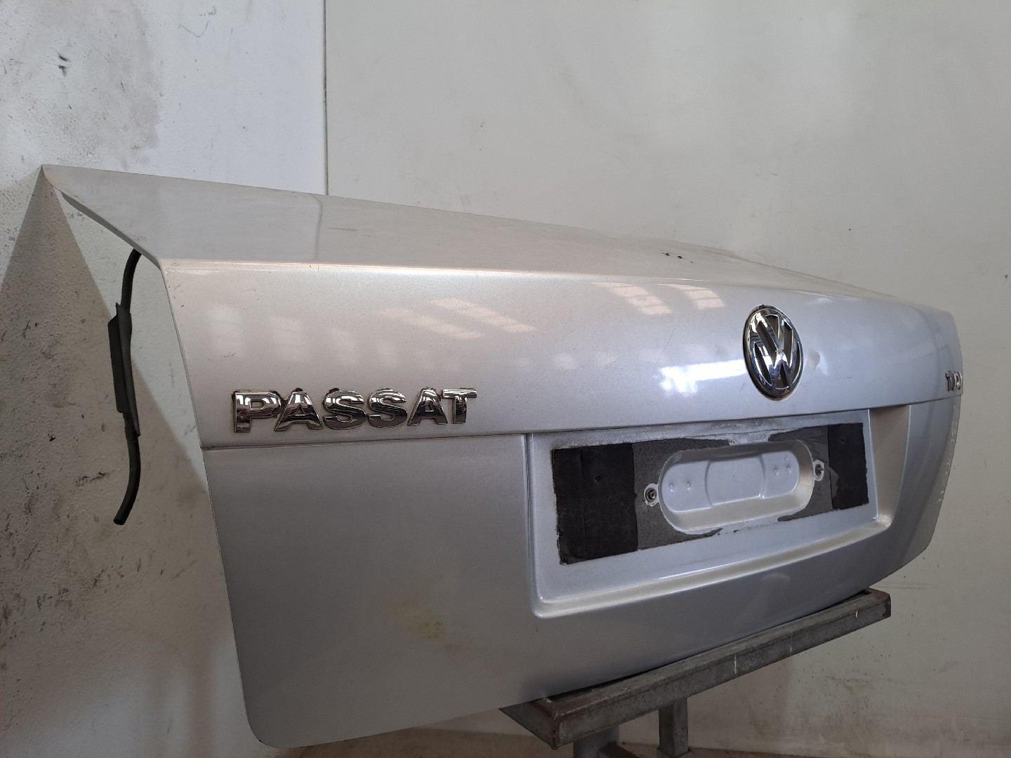 Tailgate / Trunk lid VOLKSWAGEN Passat (3B3) Imagem-1