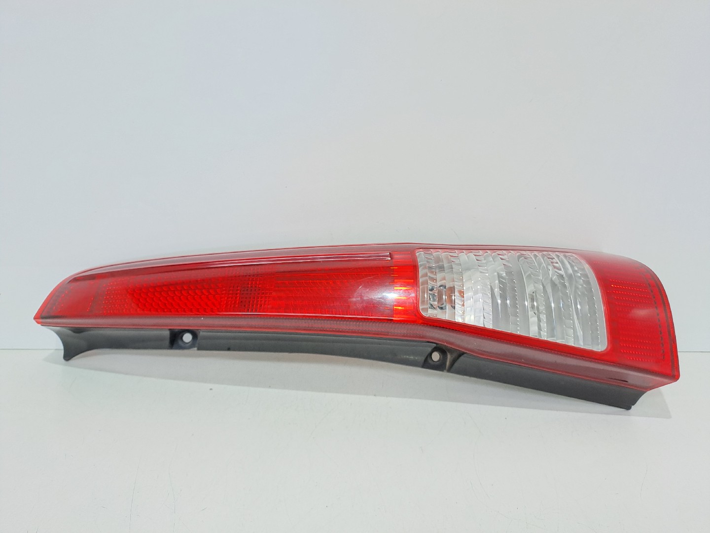 Right Tail light DAIHATSU Cuore VI (L251, L250_, L260_)