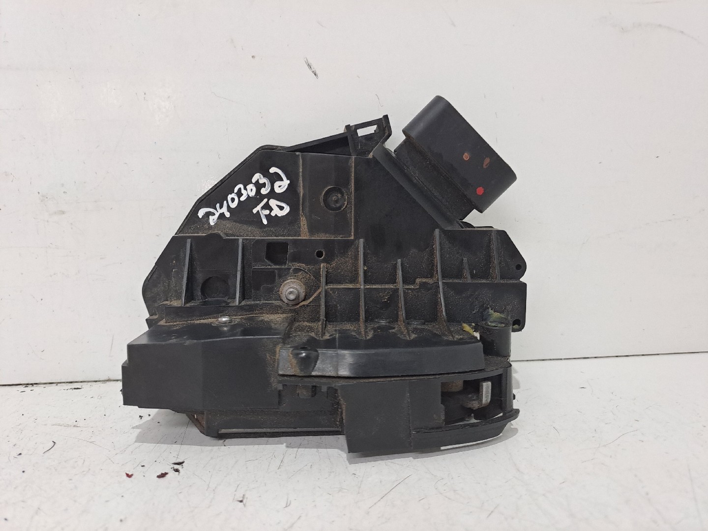 Fechadura / fecho porta frente direito FORD Fiesta VI (CB1, CCN) Imagem-0