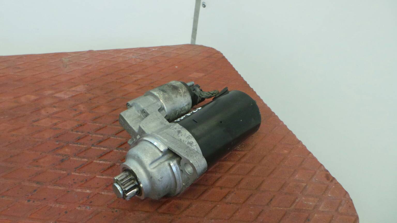 Starter Motor SEAT Ibiza III (6L1) Imagem-0
