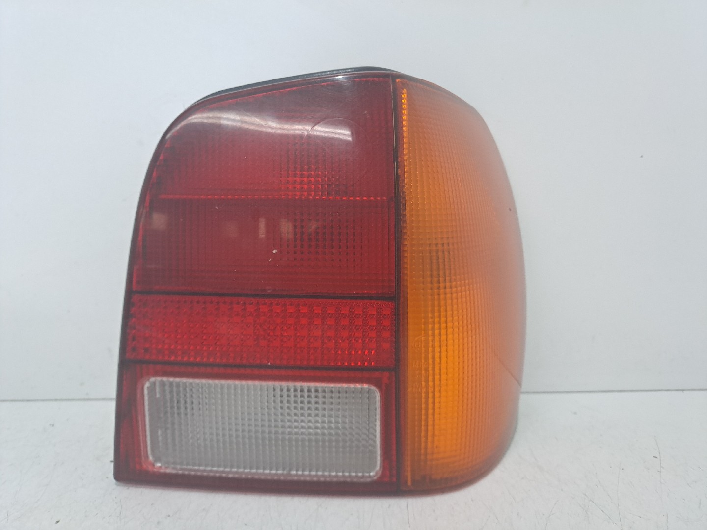 Right Tail light VOLKSWAGEN Polo (6N)