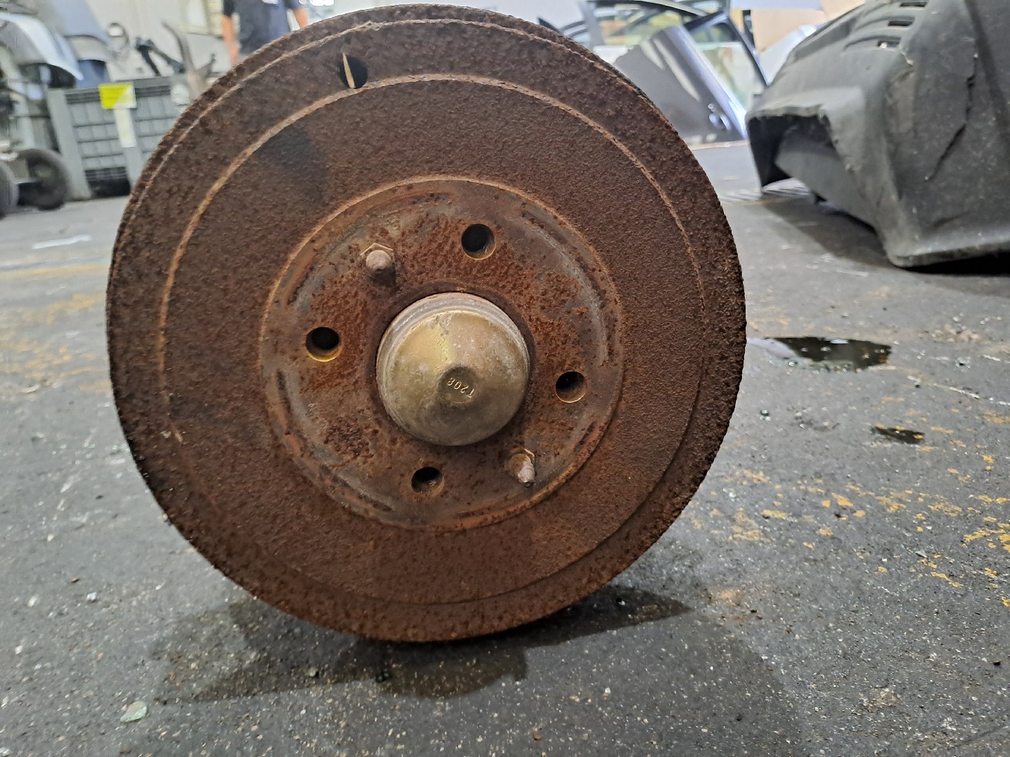 Rear axle with drum brakes FIAT Doblo Cargo (223_) Imagem-2