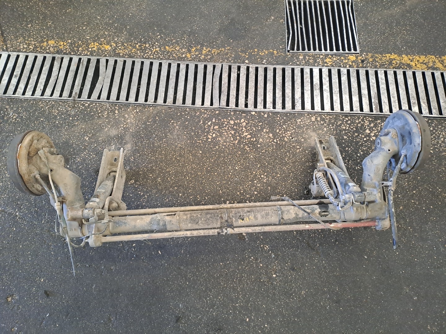 Eixo traseiro tambor PEUGEOT 306 (7A, 7C, N3, N5)