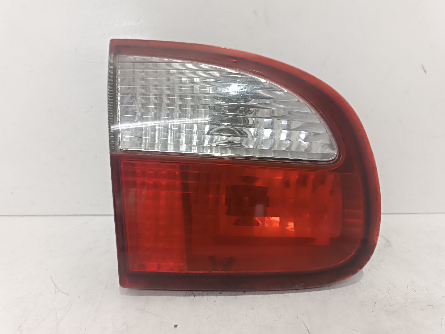 Farolim da mala esquerdo DAEWOO Lanos (KLAT)