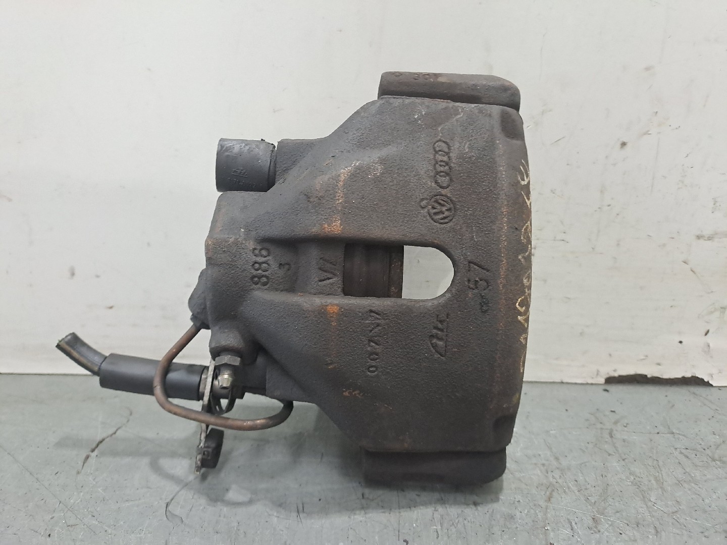 Bomba dos travões Frente Esquerda AUDI A4 (8D2, B5)