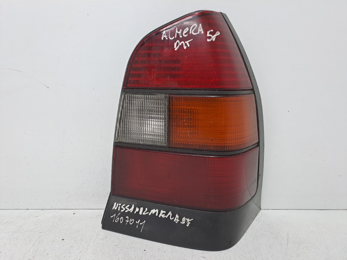 Right Tail light NISSAN Primera Sedan (P10)