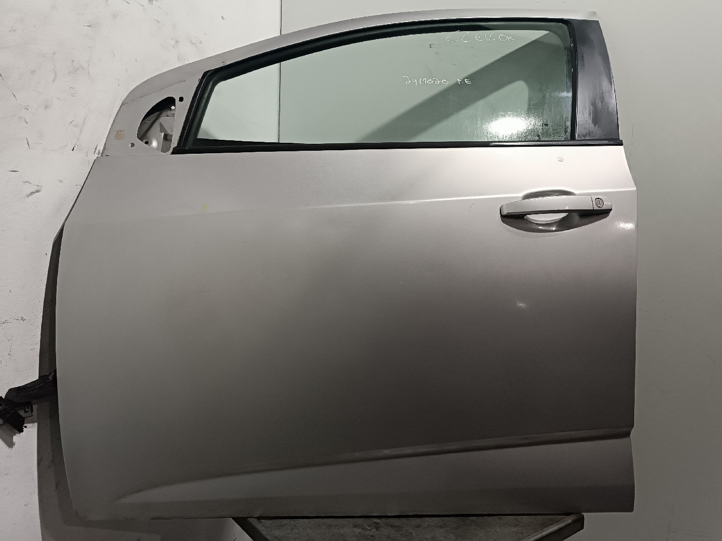 Left front Door CHEVROLET Aveo Hatchback (T300)