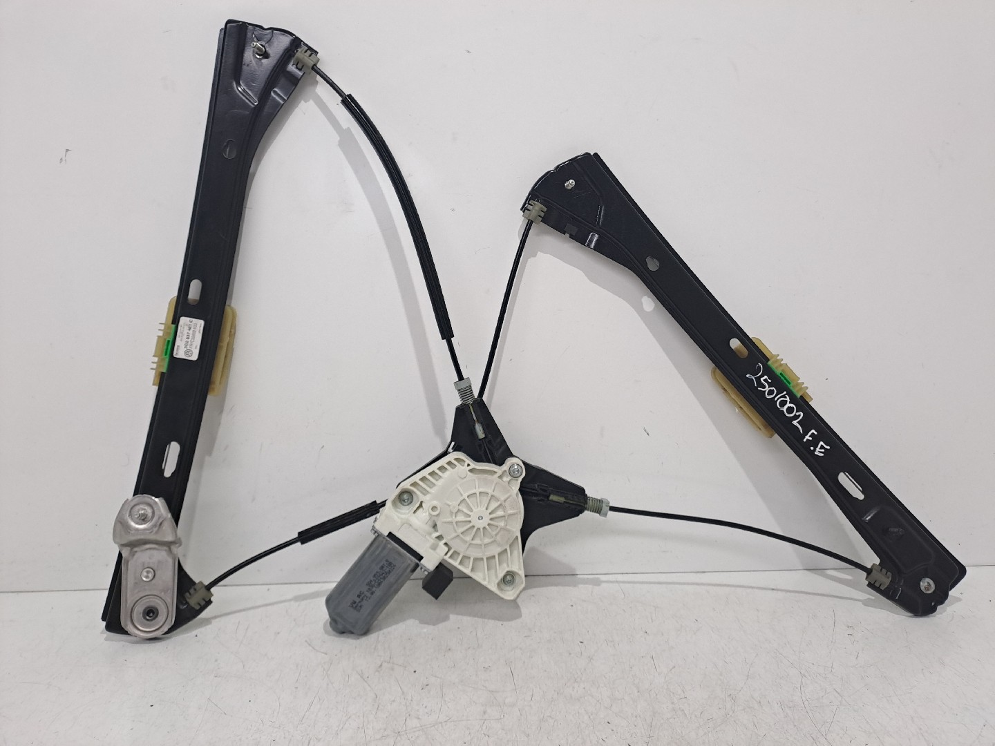 Elevador vidros frente esquerdo VOLKSWAGEN Passat Variant (3G5, CB5)