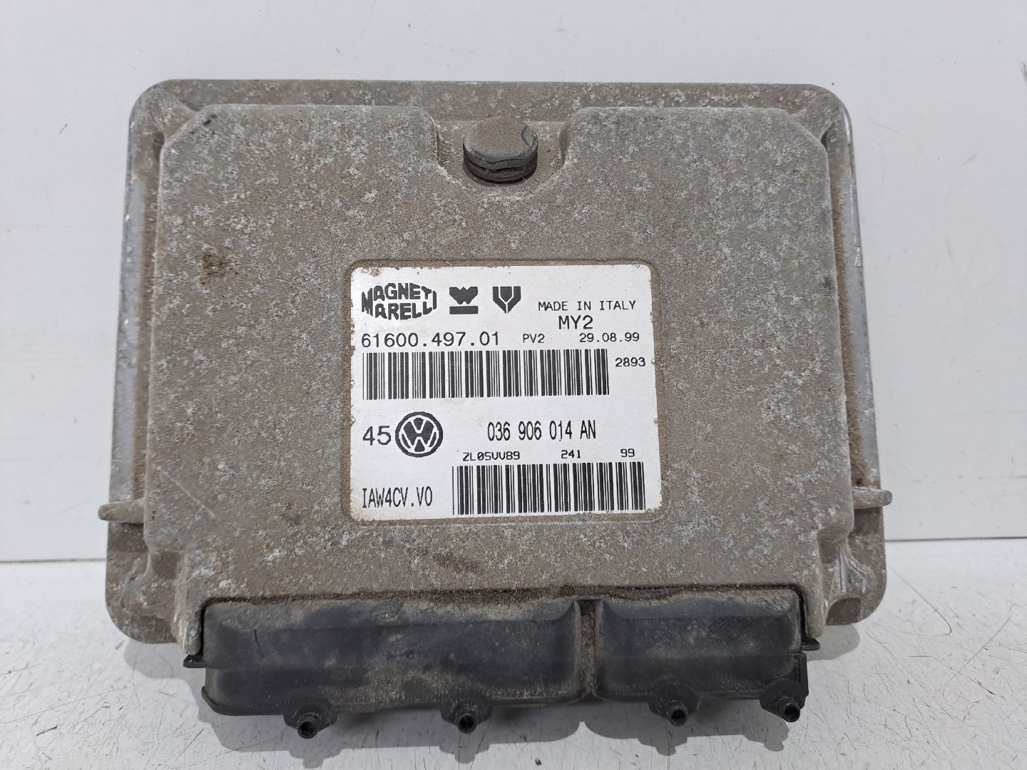 Engine control unit / ECU VOLKSWAGEN Golf IV (1J1)