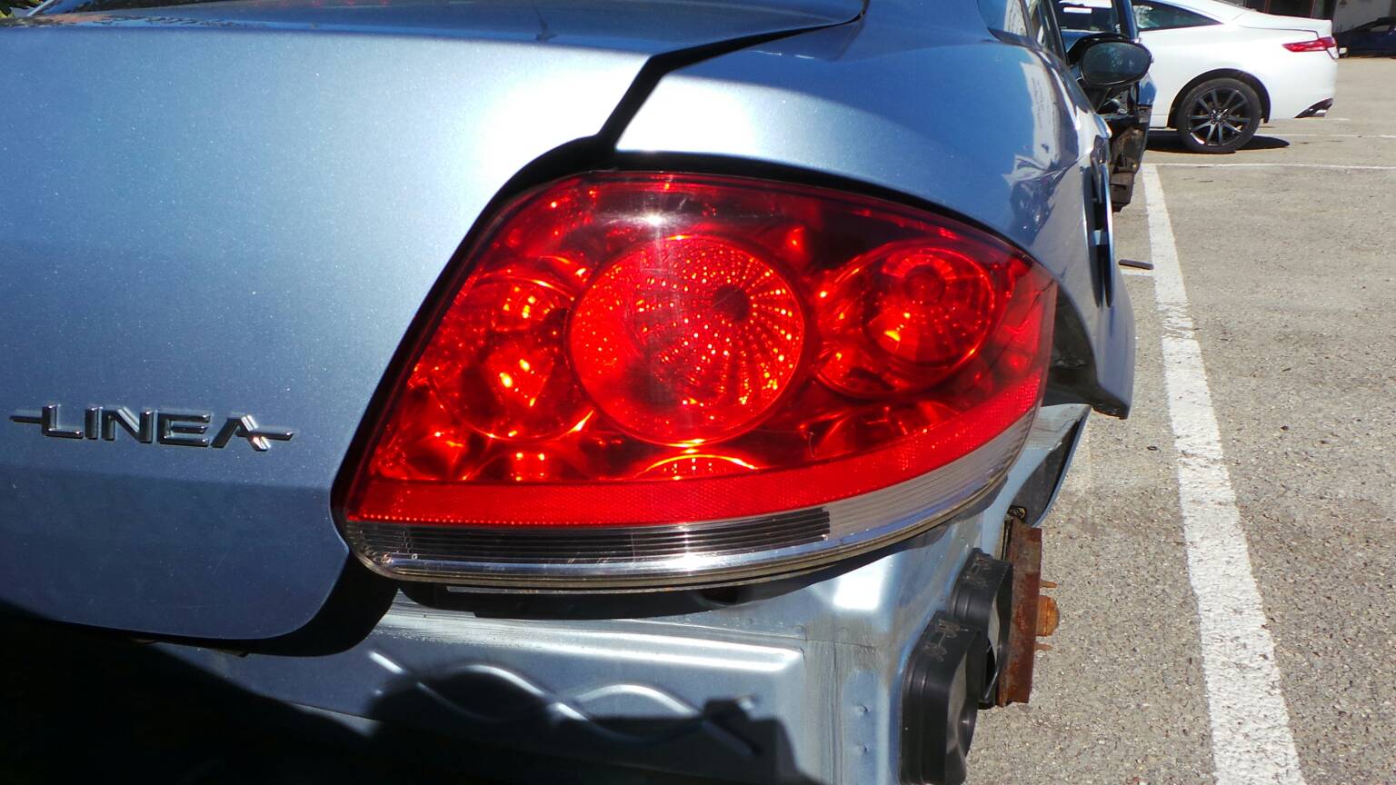 Farolim direito FIAT Linea (323_)