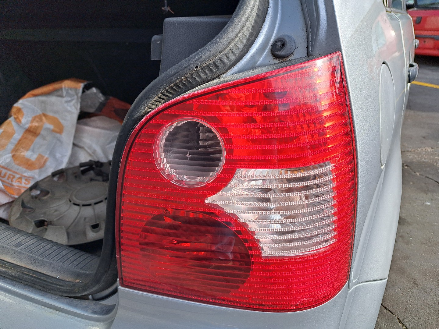 Right Tail light VOLKSWAGEN Polo (9N)