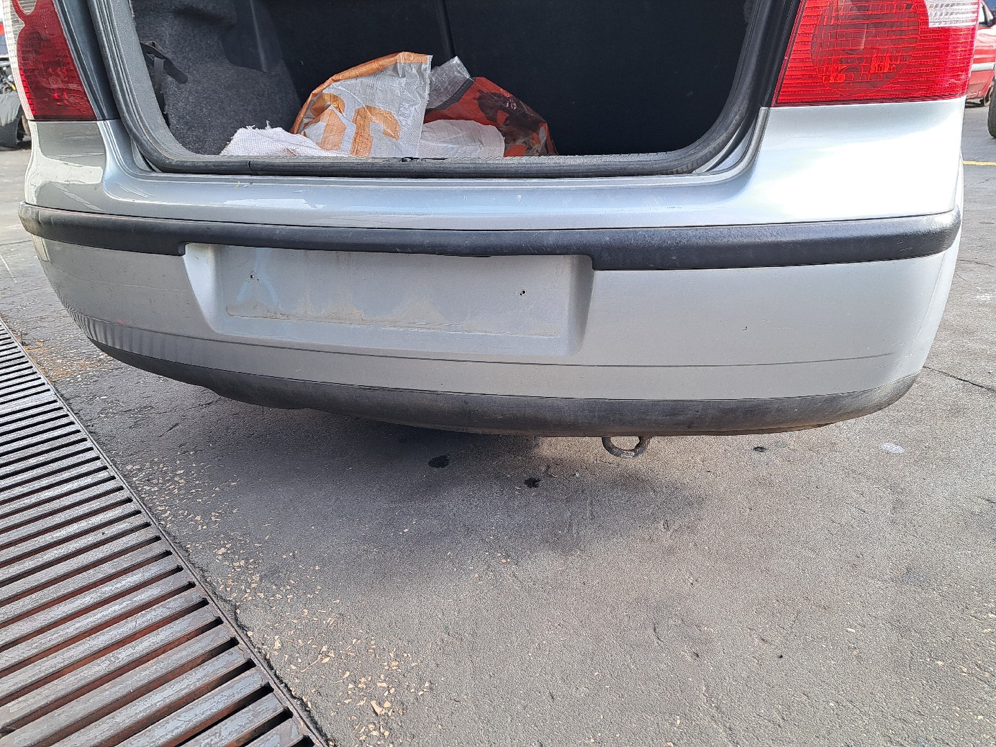 Pára-choques trás VOLKSWAGEN Polo (9N)