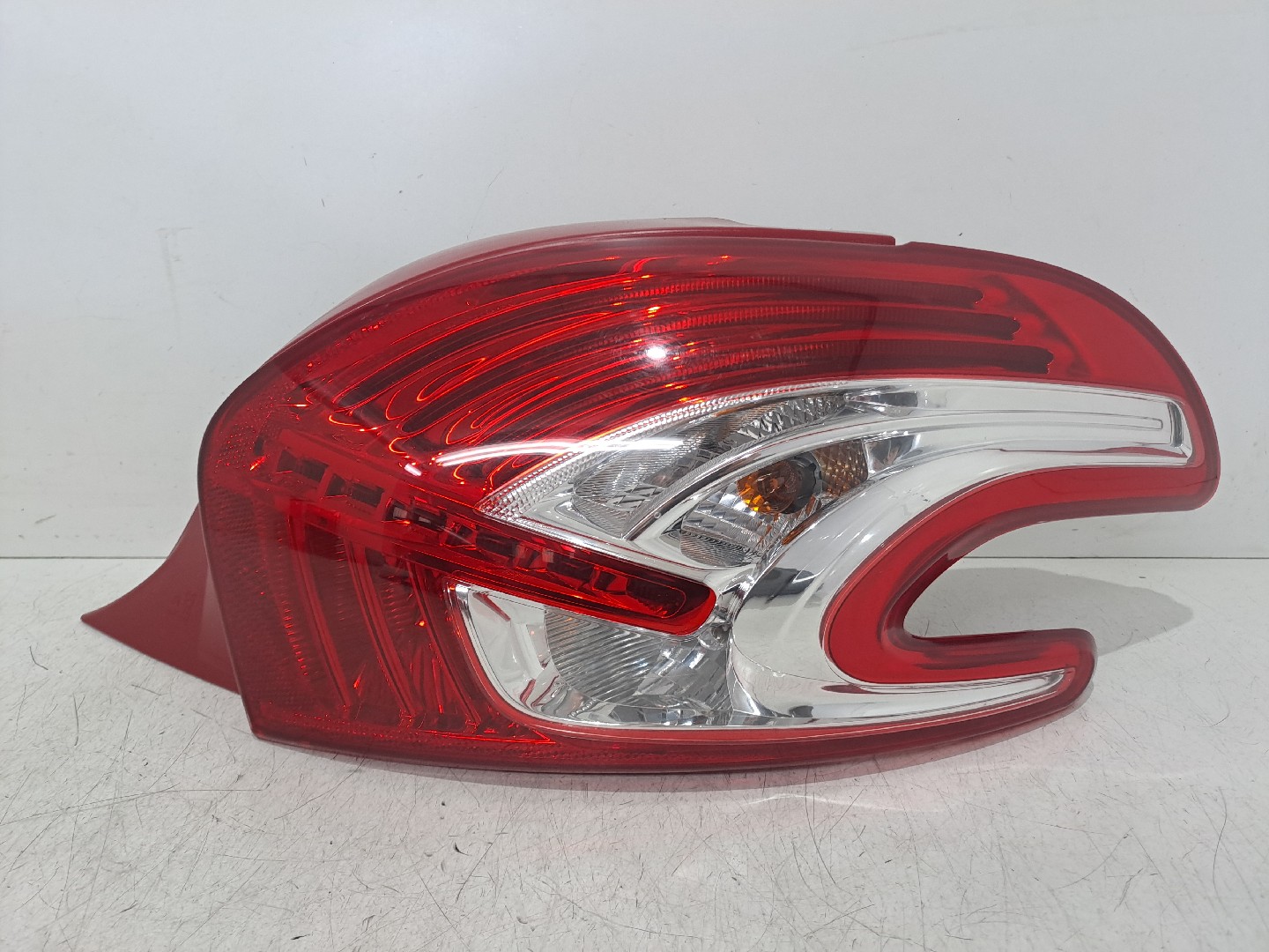 Farolim direito PEUGEOT 208