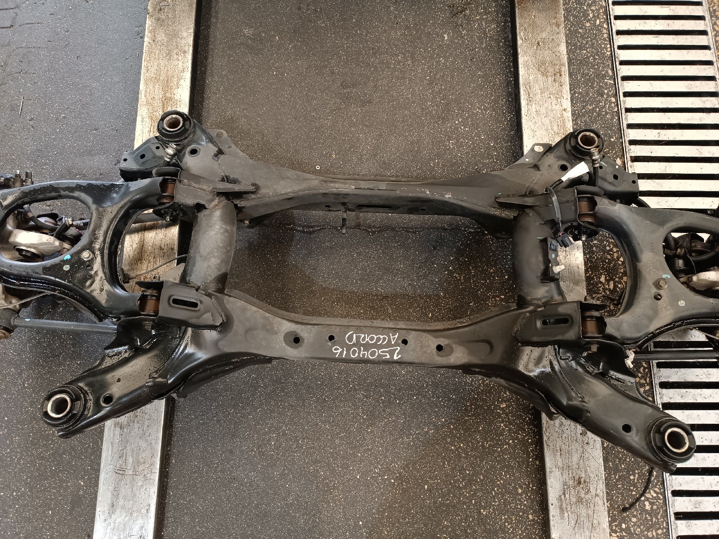 Charriot frente HONDA Accord VIII Tourer (CW_)