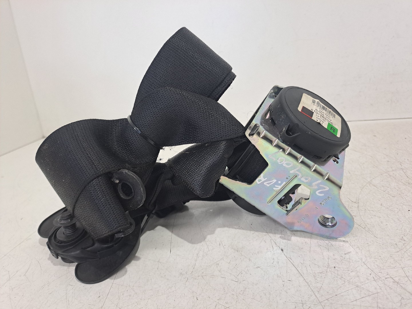 Right front seatbelt pretensioner BMW 5 Touring (F11)