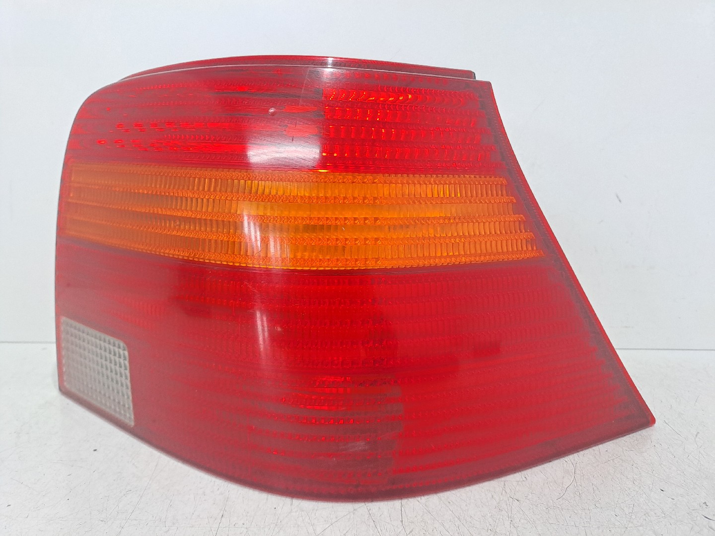 Right Tail light VOLKSWAGEN Golf IV (1J1)
