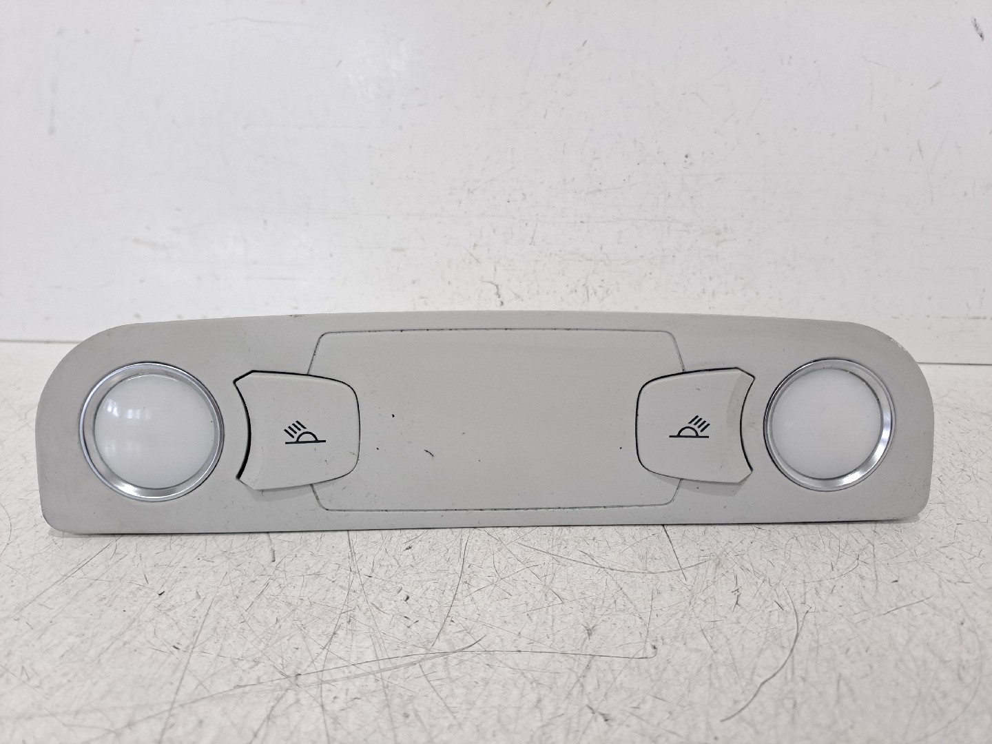 Plafonier central AUDI A6 Avant (4F5, C6)