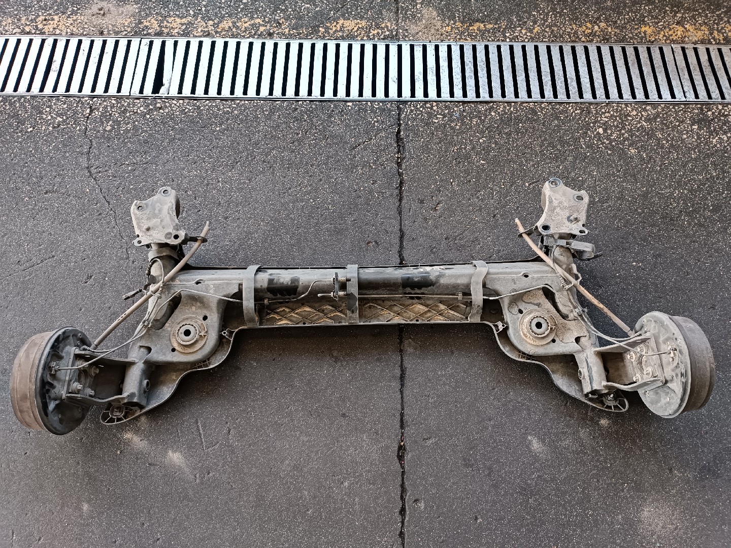 Eixo traseiro tambor DACIA Duster (HM_)