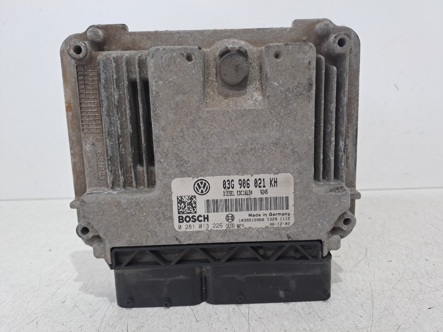 Engine control unit / ECU VOLKSWAGEN Jetta III (1K2)