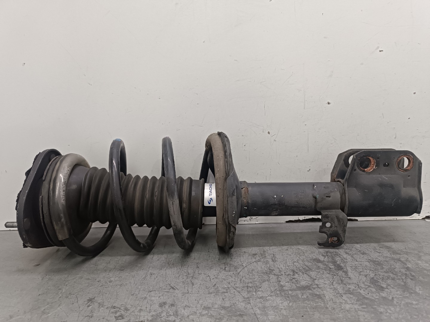 Amortecedor frente esquerdo TOYOTA Avensis Wagon (_T25_)