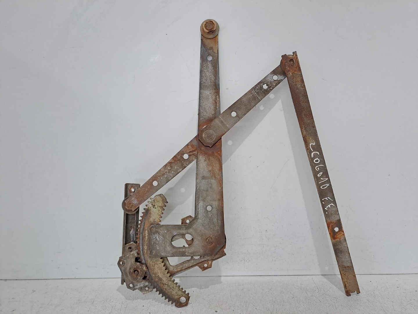 Left front window regulator ISUZU KB